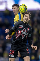 Mikael Uhre  (Br�ndby IF), Erik Sviatchenko, anf�rer  (FC Midtjylland)