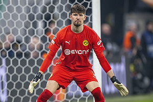 Gregor Kobel  (Borussia Dortmund)