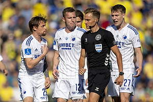 Peter Ankersen  (FC K�benhavn), Mikkel Redder, Dommer, Lukas Lerager  (FC K�benhavn)