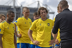 Kevin Mensah  (Br�ndby IF), Rasmus Lauritsen  (Br�ndby IF), Joe Bell  (Br�ndby IF)