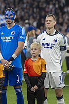 Viktor Claesson, anf�rer  (FC K�benhavn), Kamil Grabara  (FC K�benhavn)