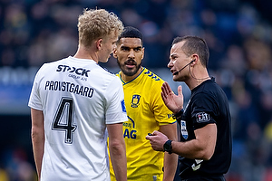 Oliver Provstgaard  (Vejle BK), Ohi Omoijuanfo  (Brndby IF), Morten Krogh, dommer